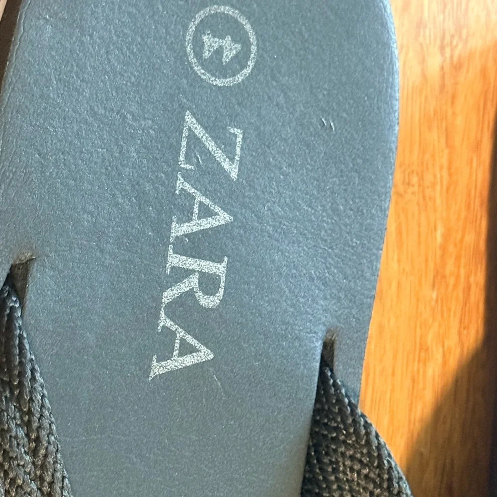 Zara Black Flip Flop Sandals with Gold Logo - Picture 3 of 5